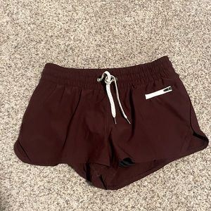 NWT Vuori Clementine Short (Burgundy)